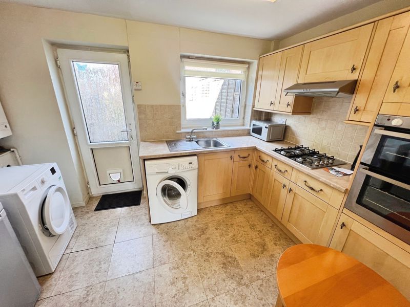 Property photo 3 of 17 Kitchen