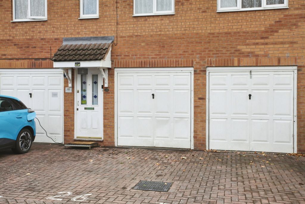 Property photo 2 of 12 Image