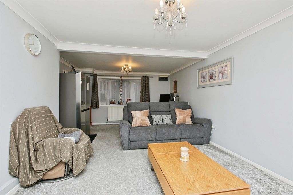 Property photo 2 of 19