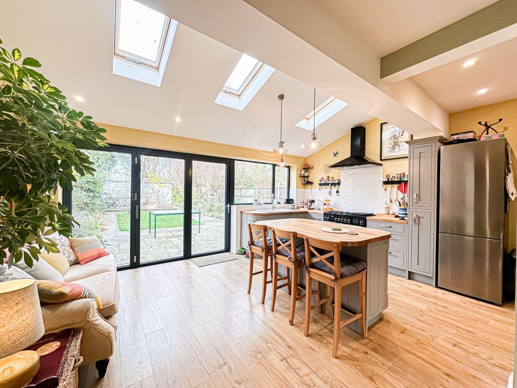 Property photo 2 of 18