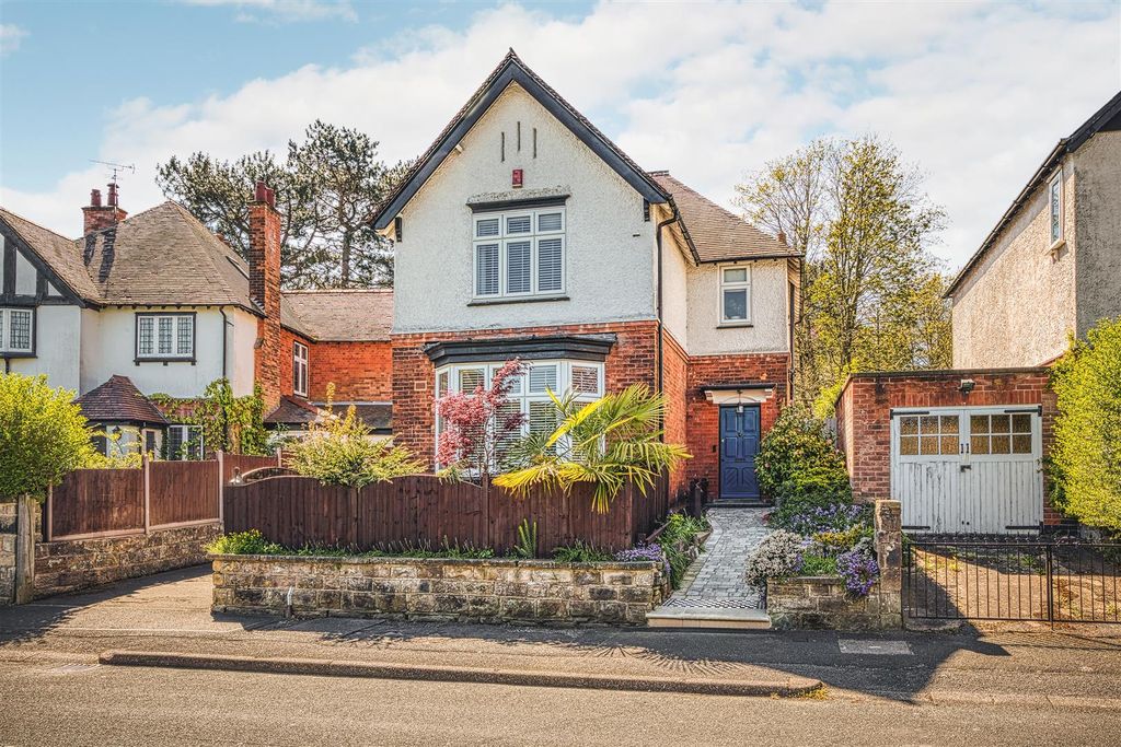 Property photo 1 of 35