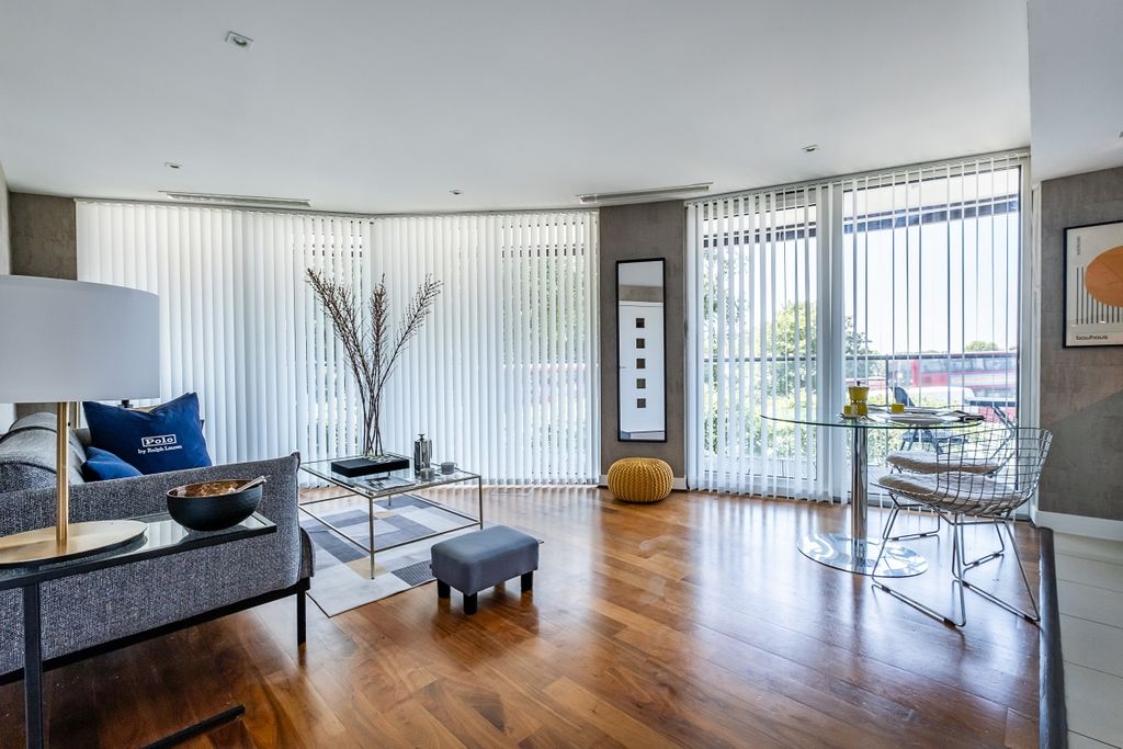 Property photo 1 of 13 Centurion-Buildin...
