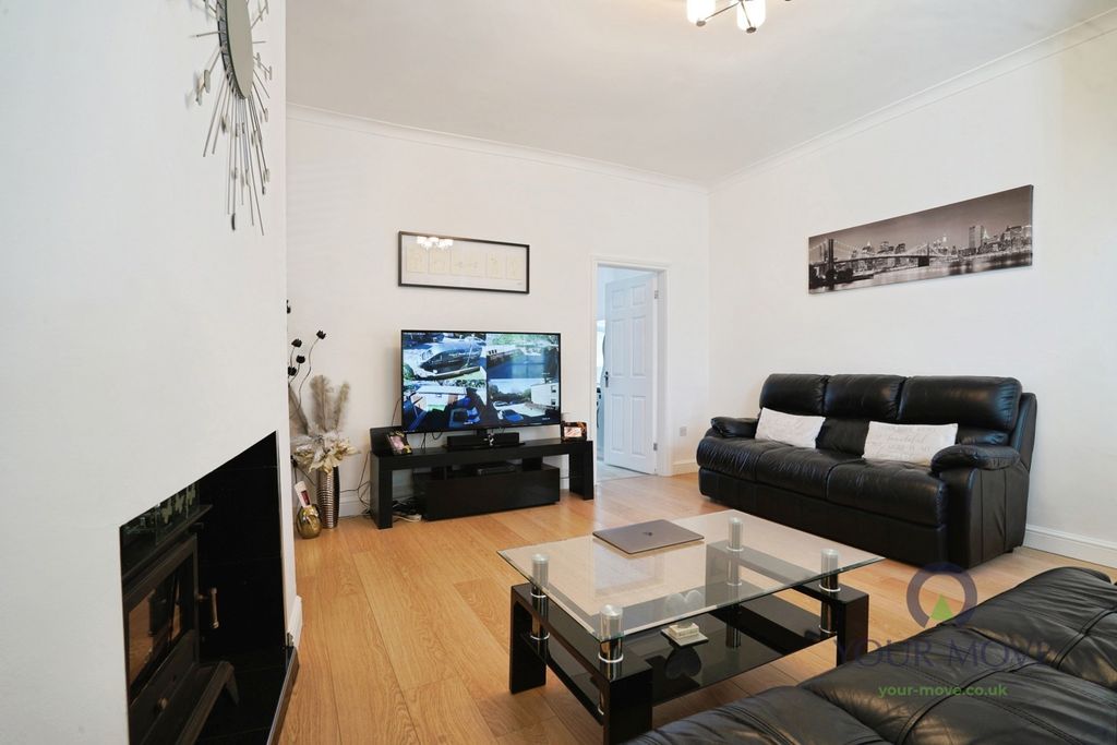 Property photo 3 of 13 Pbox-Img.Jpg