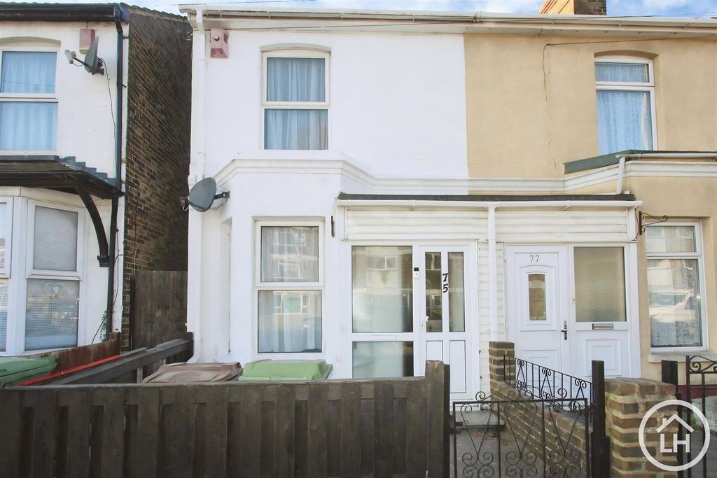 Property photo 1 of 9 Outside