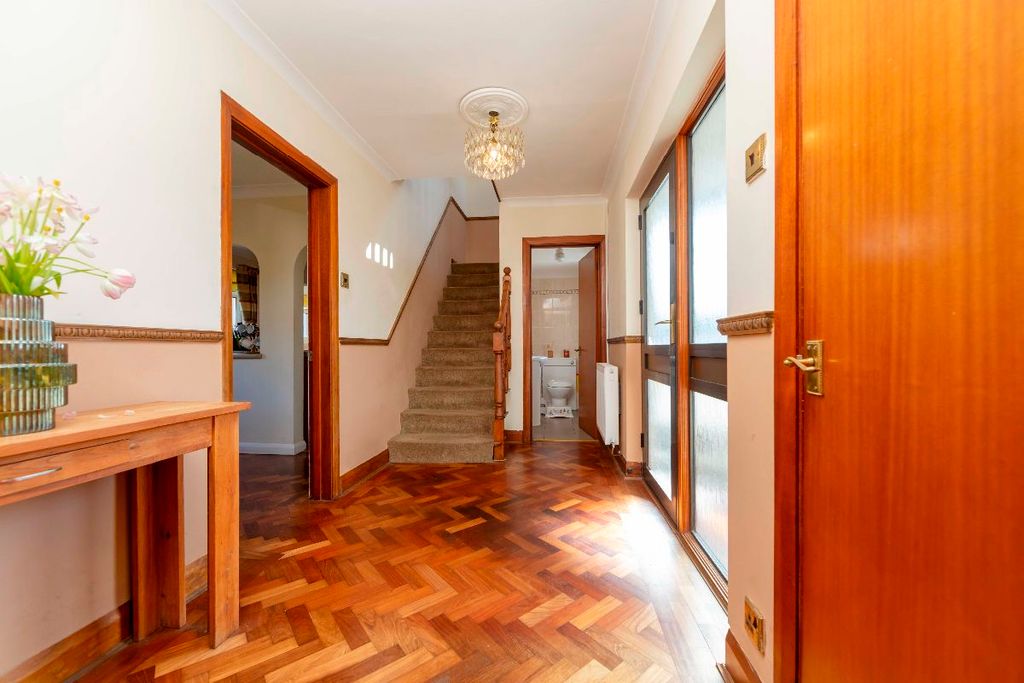 Property photo 3 of 42