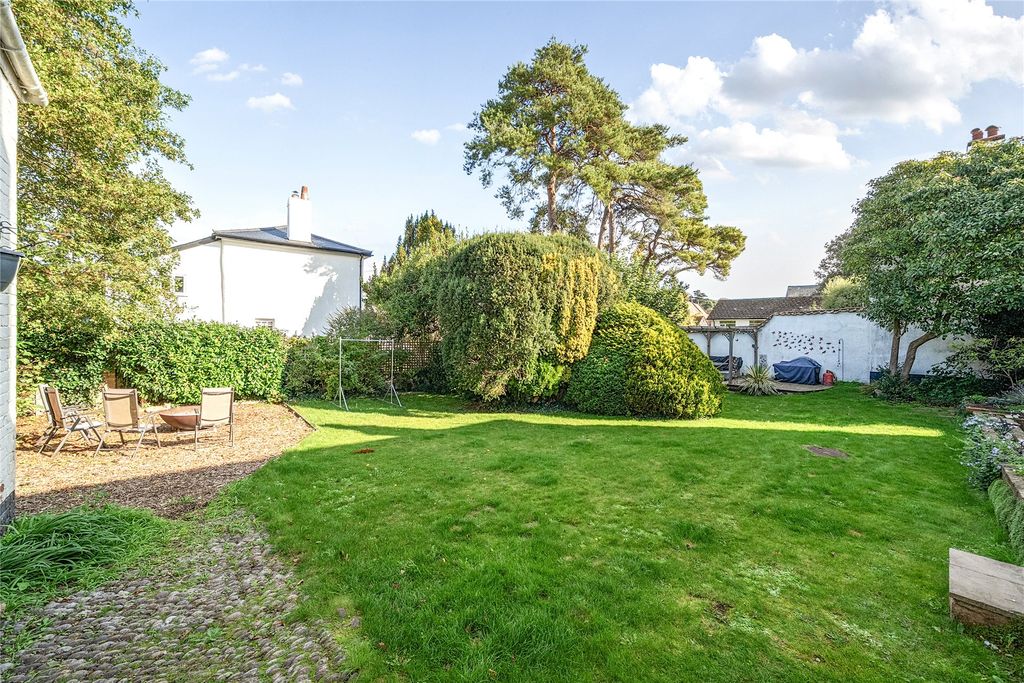 Property photo 2 of 25 Rear Garden