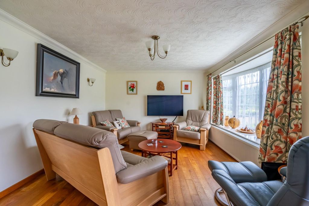 Property photo 3 of 16 Eastfield Lane (1 Of 20).Jpg