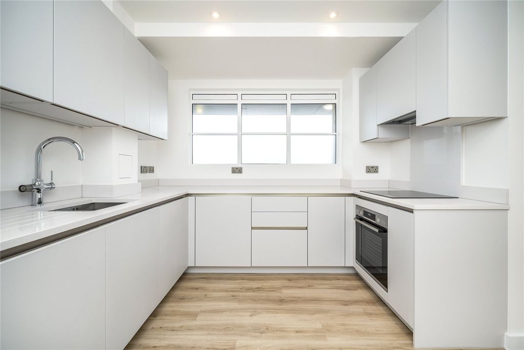 Property photo 3 of 13 Picture No. 04