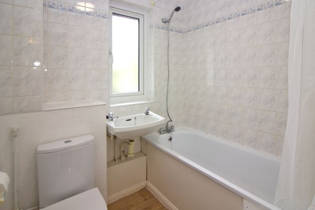 Property photo 3 of 7 Bathroom