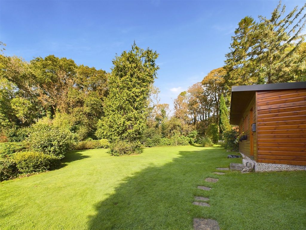Property photo 2 of 33