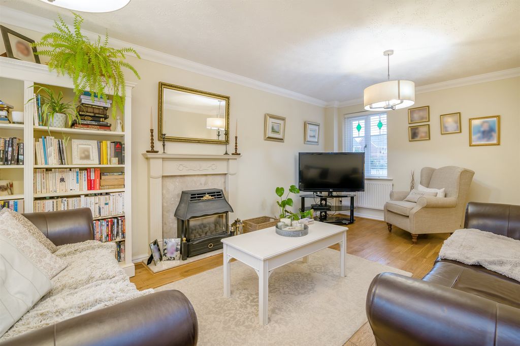 Property photo 3 of 24