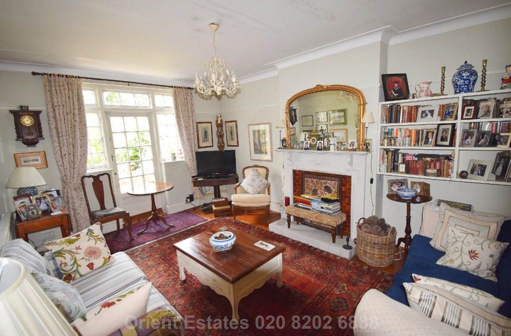 Property photo 2 of 8