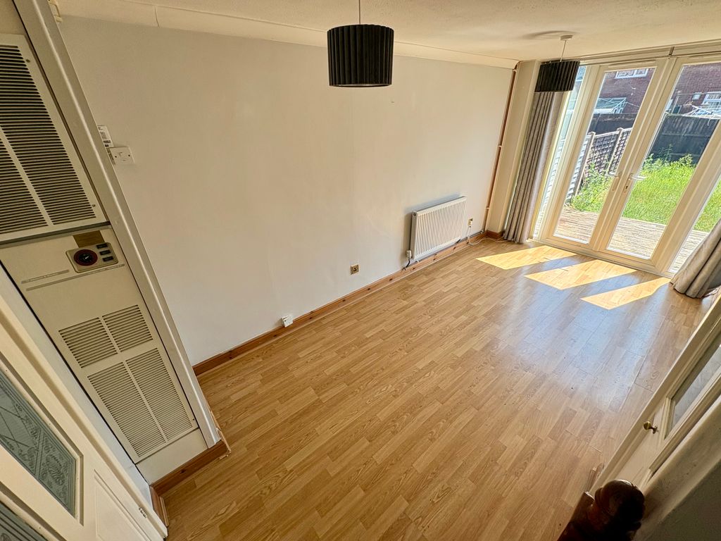 Property photo 3 of 10 Image