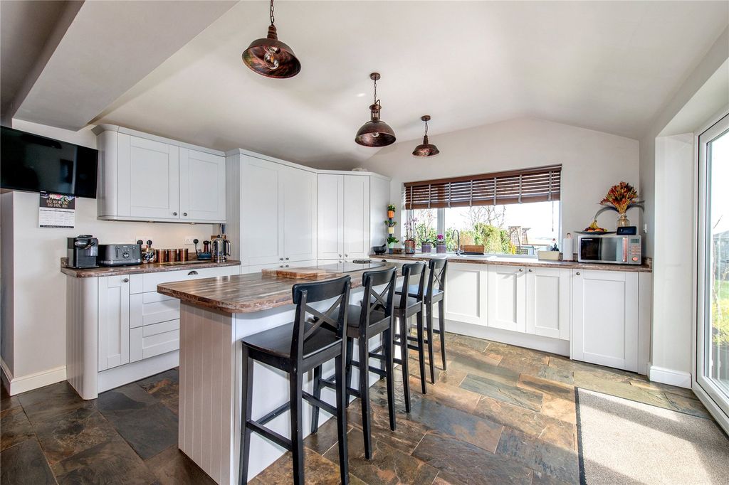 Property photo 3 of 24 Kitchen