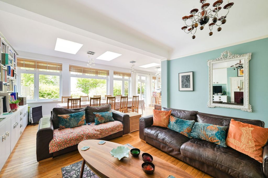 Property photo 3 of 19