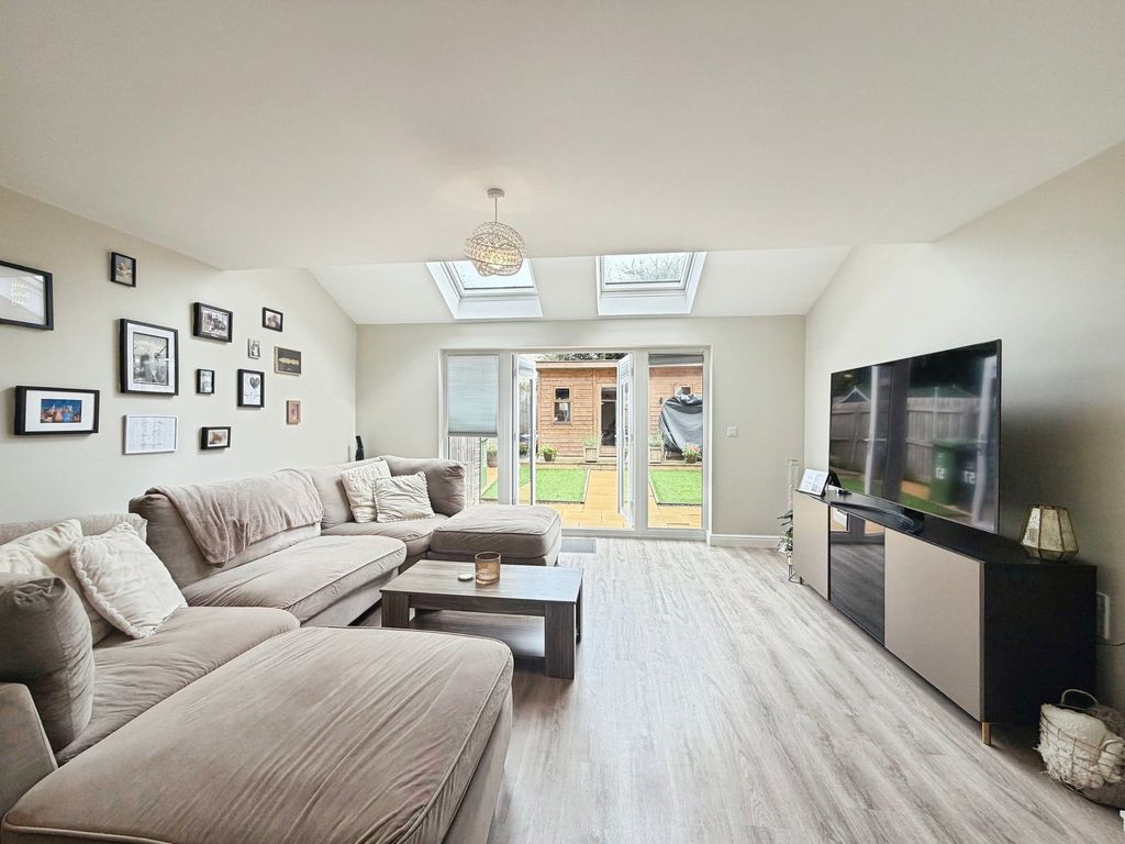 Property photo 2 of 26