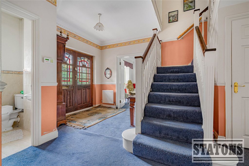 Property photo 3 of 31 Picture No. 15
