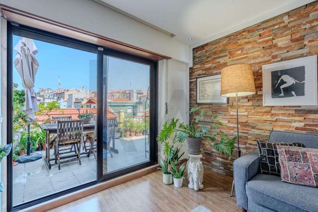 Property photo 1 of 55 Three-Bedroom Apartment With Terrace And Garage, In São Vicente De Fora, Lisbon
