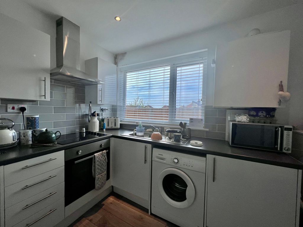 Property photo 2 of 8 Image