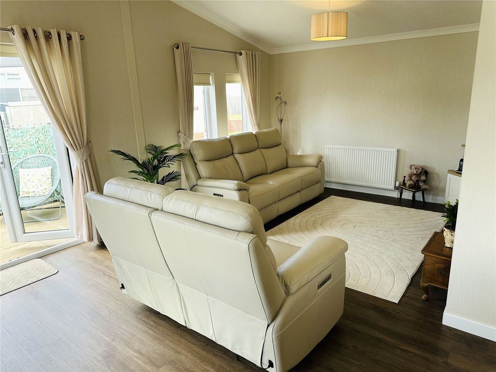 Property photo 3 of 15 Picture No. 25