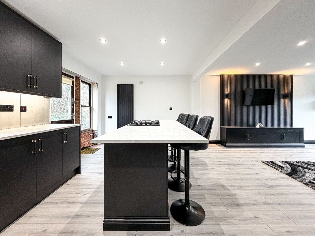 Property photo 2 of 13 4683942