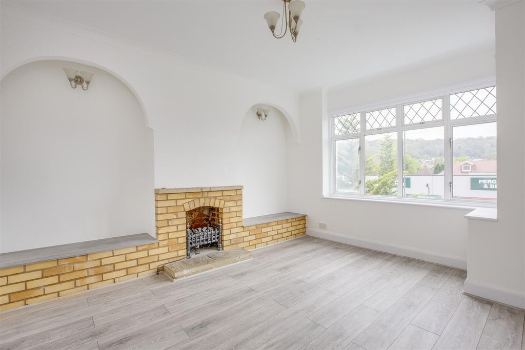 Property photo 2 of 11 Sitting Room