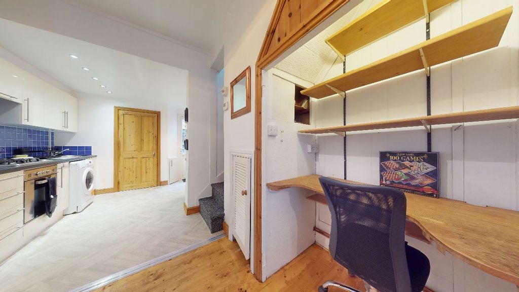 Property photo 3 of 8