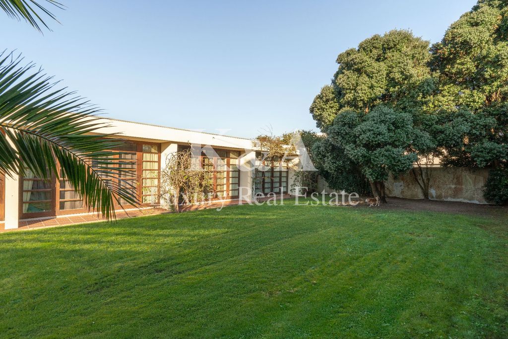 Property photo 2 of 36