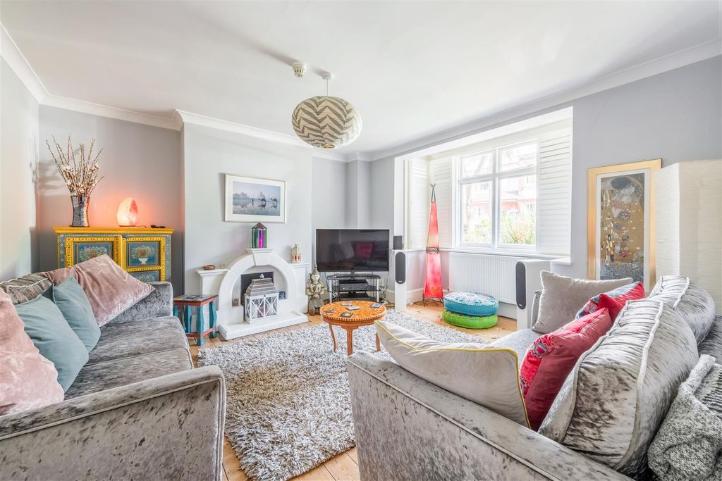 Property photo 2 of 26 1 Palmeira Place-7.Jpg