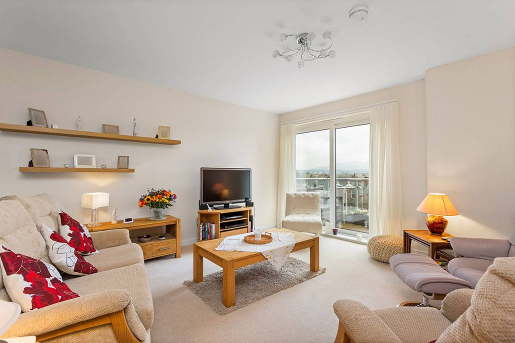 Property photo 2 of 18