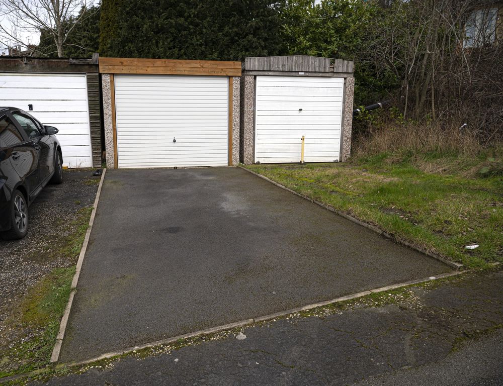 Property photo 2 of 19 Photo - Garage