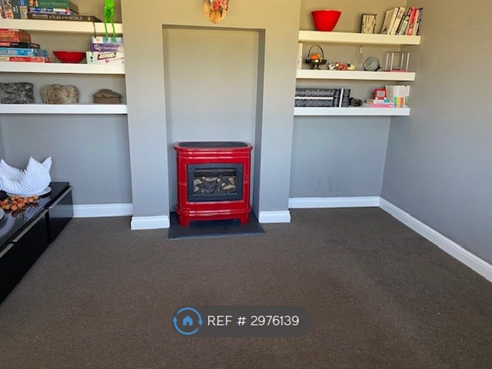 Property photo 3 of 18 Snug