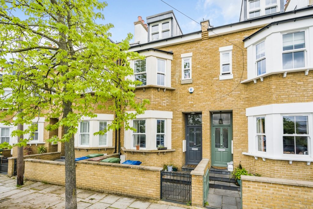 Property photo 1 of 20 980150 (1)