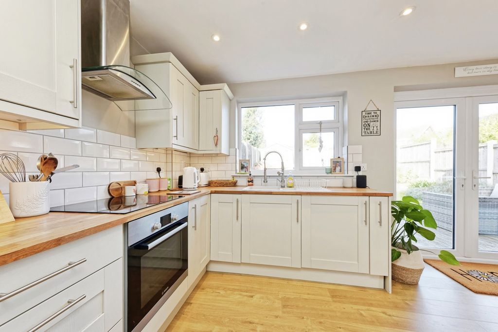 Property photo 2 of 17 Photo