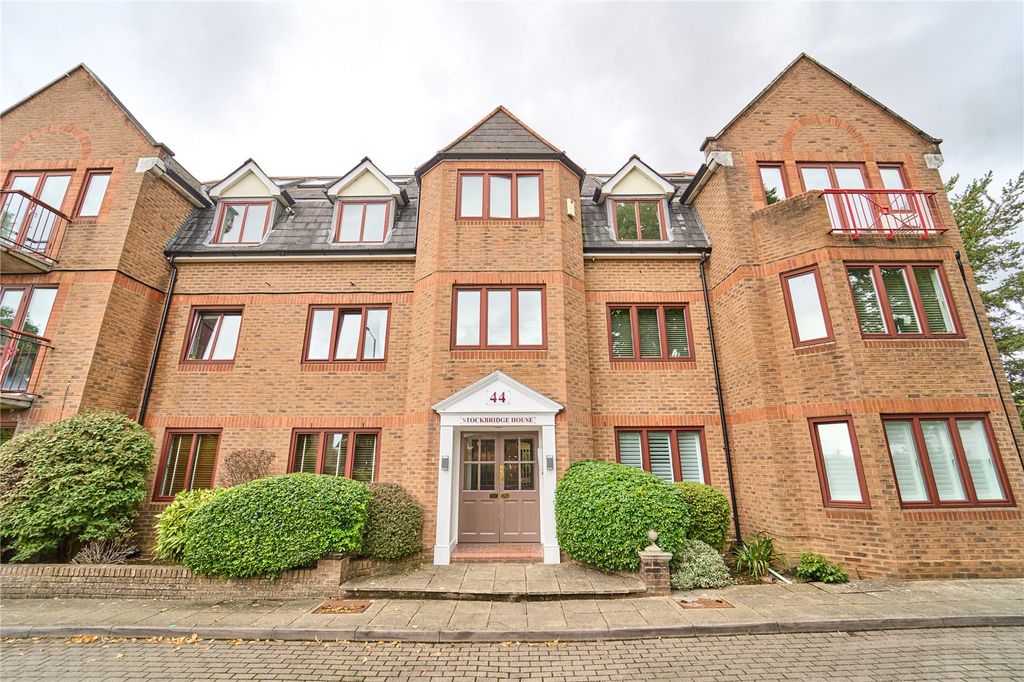 Property photo 1 of 57 Picture No. 02