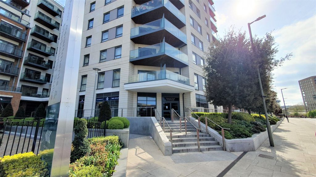 Property photo 1 of 17 2 Bedroom (2 Bathroom) Apartment