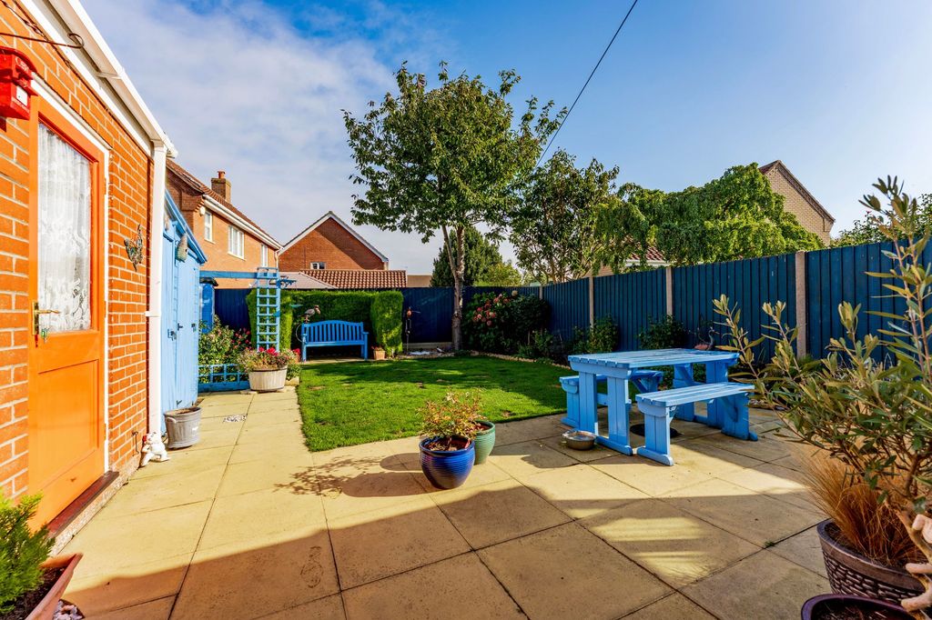 Property photo 3 of 25