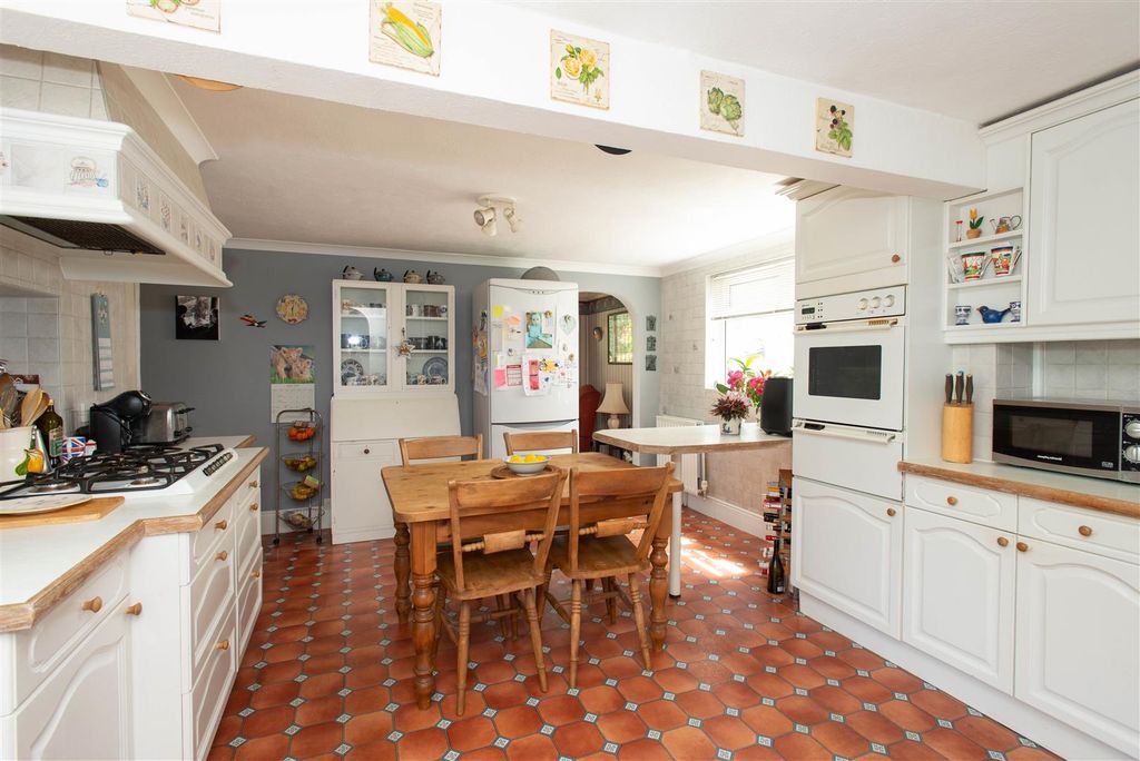 Property photo 3 of 17 2026.06.26 - 54 Sevenoaks Rd, Br6 9Jl-4244.Jpg