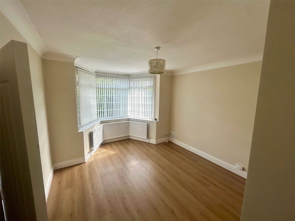 Property photo 3 of 15 Living Room