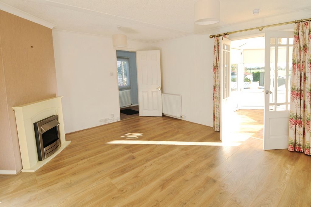 Property photo 2 of 17 Photo