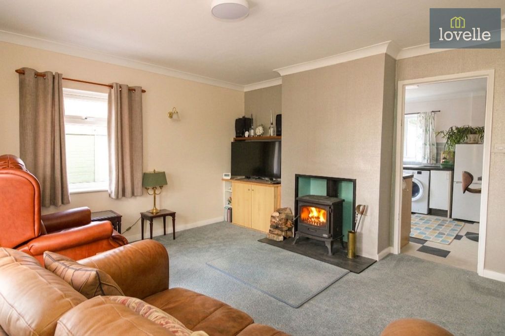 Property photo 2 of 19