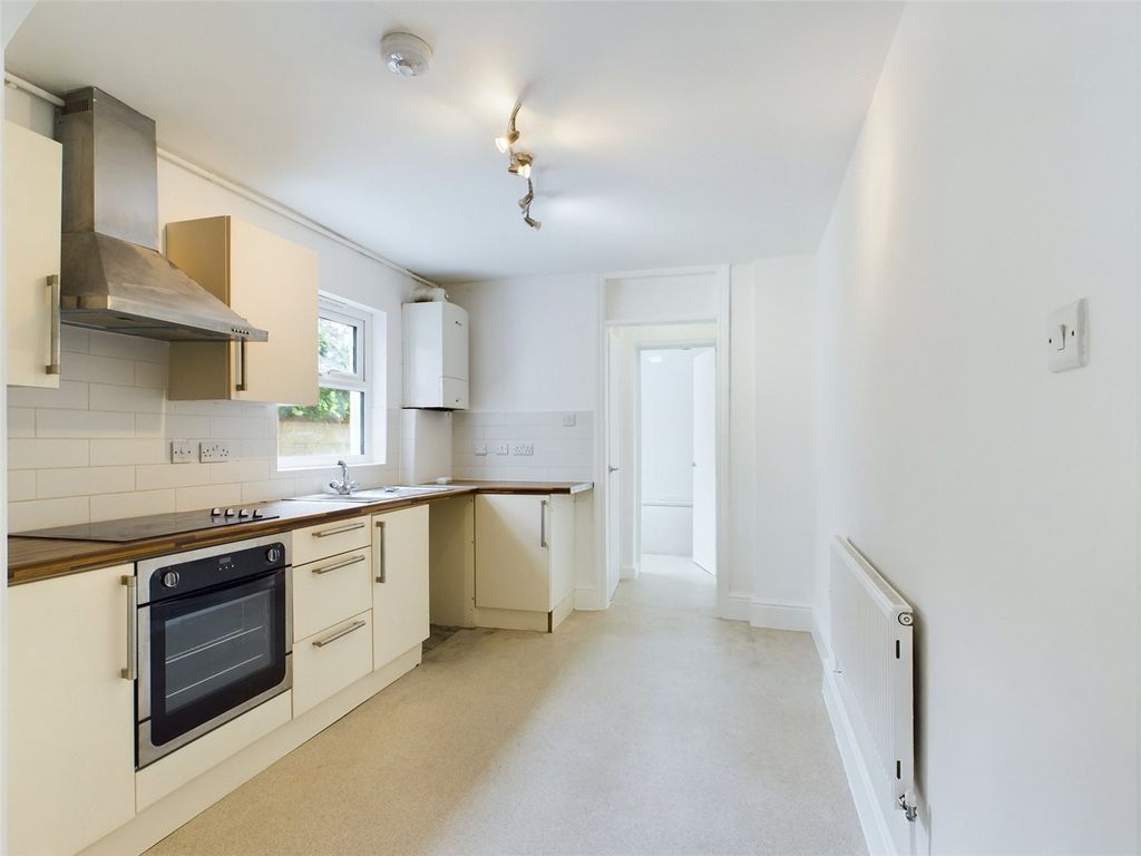 Property photo 1 of 12 Flat To Rent