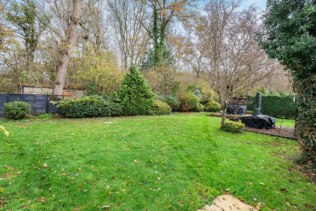 Property photo 3 of 24