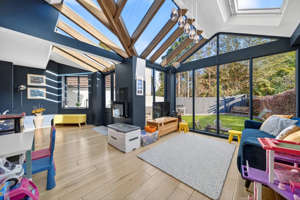 Property photo 3 of 25 Picture No. 30