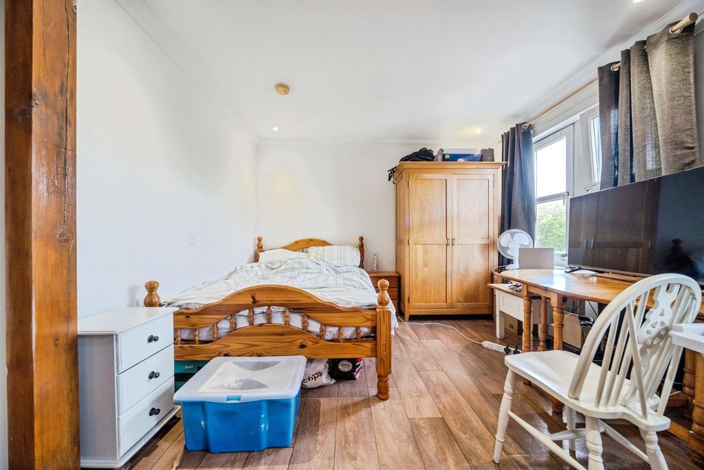 Additional image 9 of 3 bed flat for saleNorth Row, Milton Keynes MK9