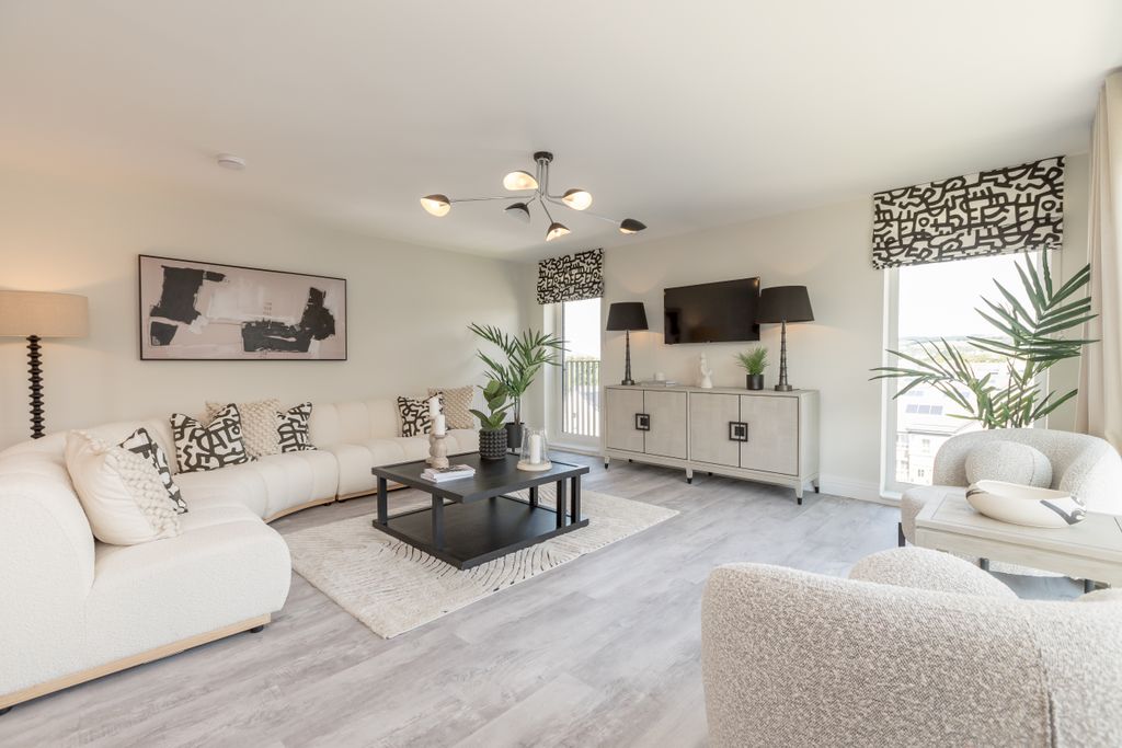 Property photo 3 of 16 69758_Queenswaterapartments-080