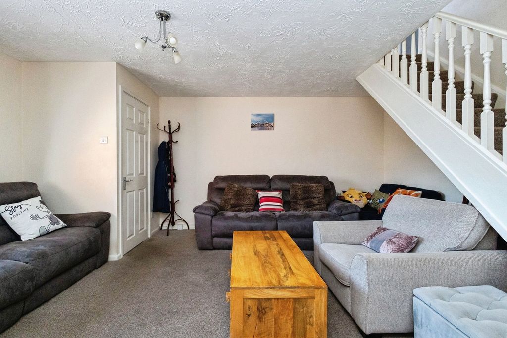 Property photo 3 of 17 Photo