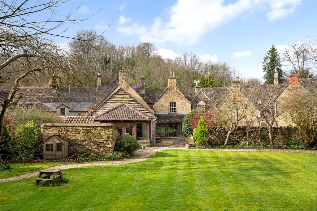 Property photo 3 of 29 Garden View