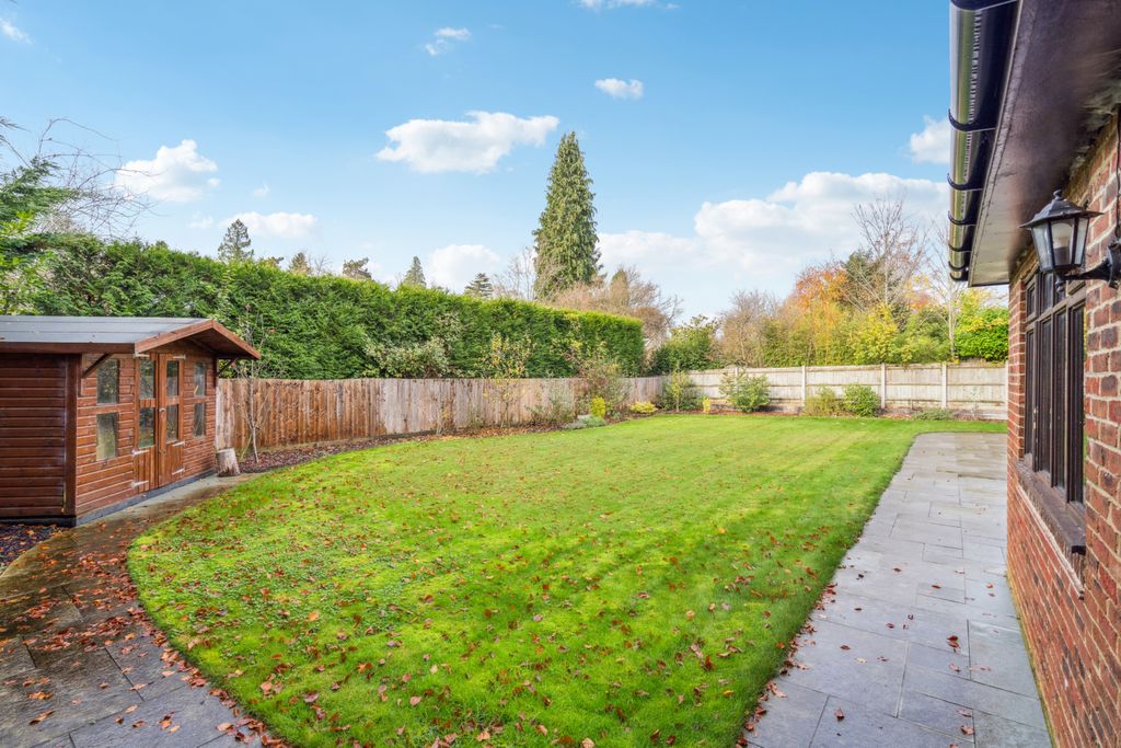 Property photo 2 of 21 Garden