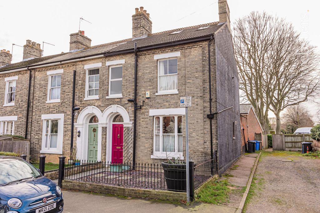 Property photo 1 of 24